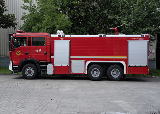 Sinotruk HOWO 12000L パンプとモニターと産業救援消防トラック 専門車両価格 中国工場