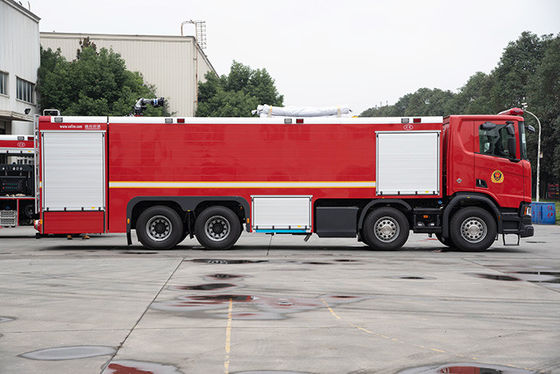 10000L/min.水ポンプを搭載する頑丈な普通消防車25トンのスコーネ地方の