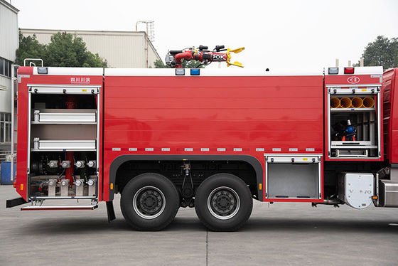 Volve 12000L水が付いている頑丈な水タンカーの普通消防車