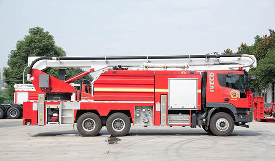 32m SAIC-IVECOの泡タワーの6000L水及び泡が付いている空気の普通消防車