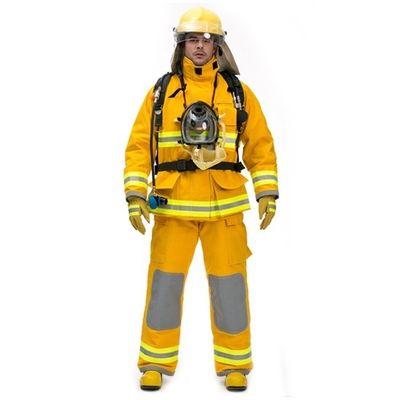 消防士の衣類および消防士の消火活動のスーツ